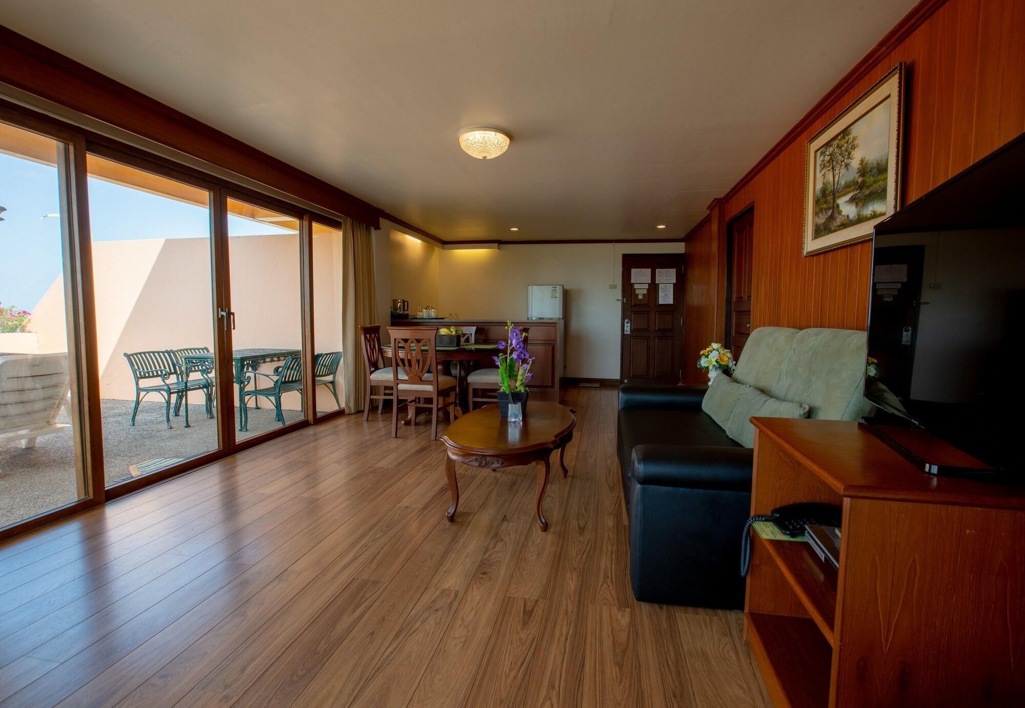 Sailom Hotel Hua Hin - Sha Extra Plus Exterior photo